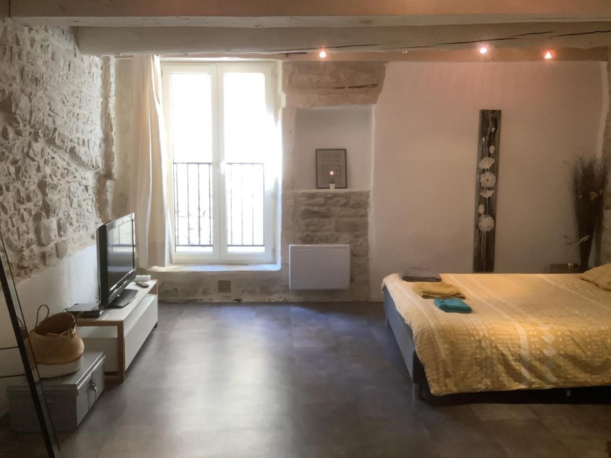 Apartamento L'Etoile Nimes Exterior foto